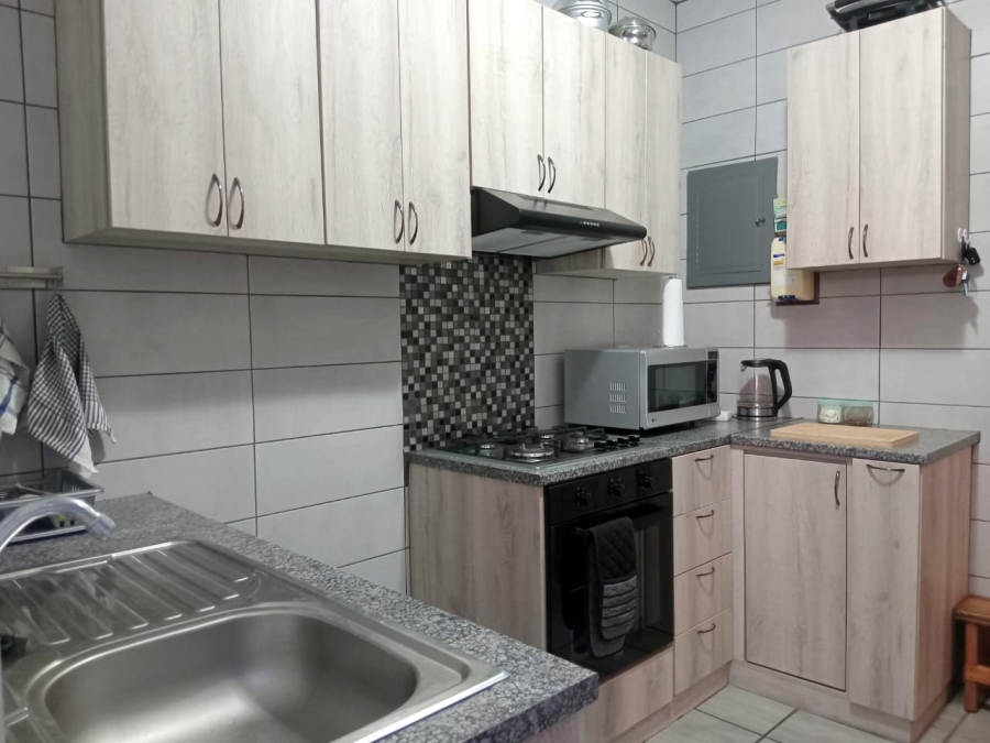 2 Bedroom Property for Sale in Mossel Bay Central Western Cape